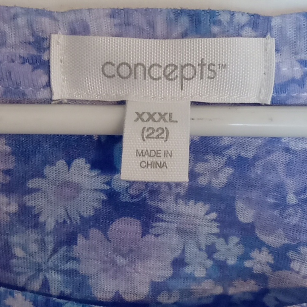 Elegant Floral Women's Blouse in Lavender and Blue - Picture 4 of 6